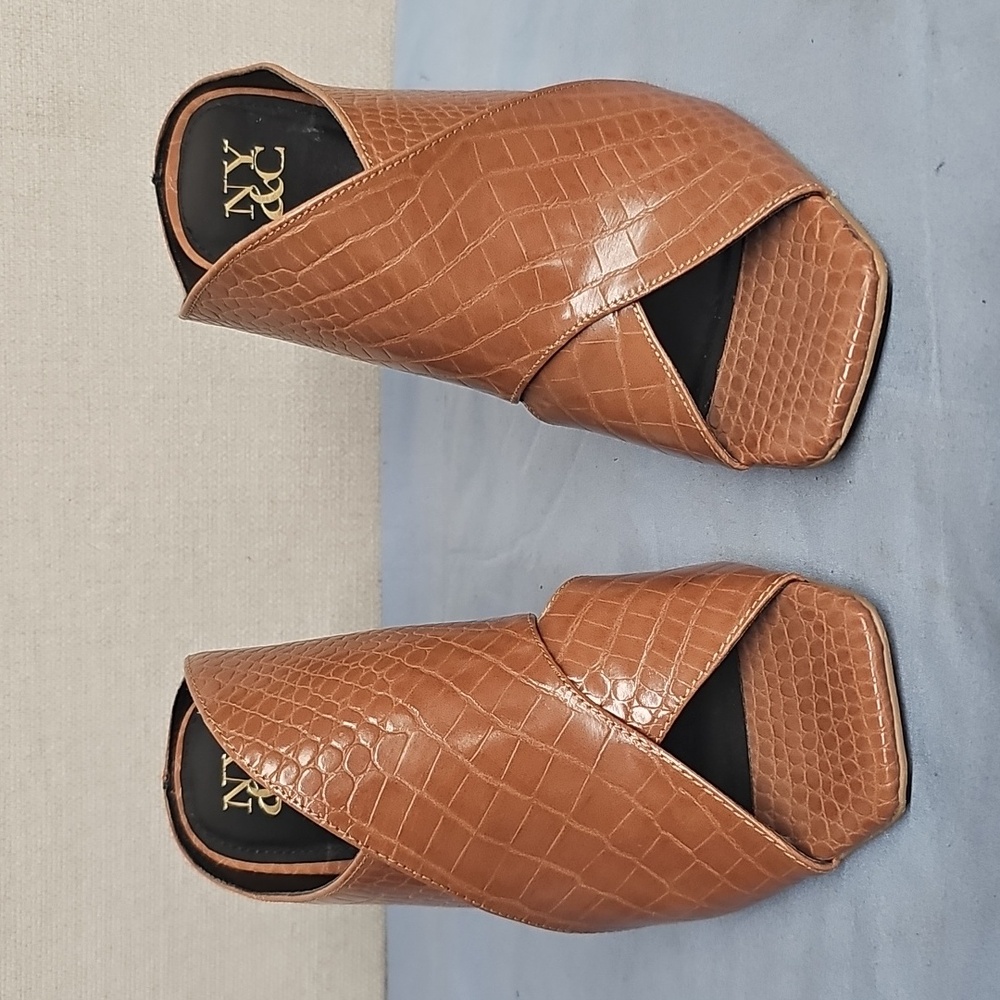 NY & CO SOPHIA CRISS CROSS HEELS BFPM-08-126